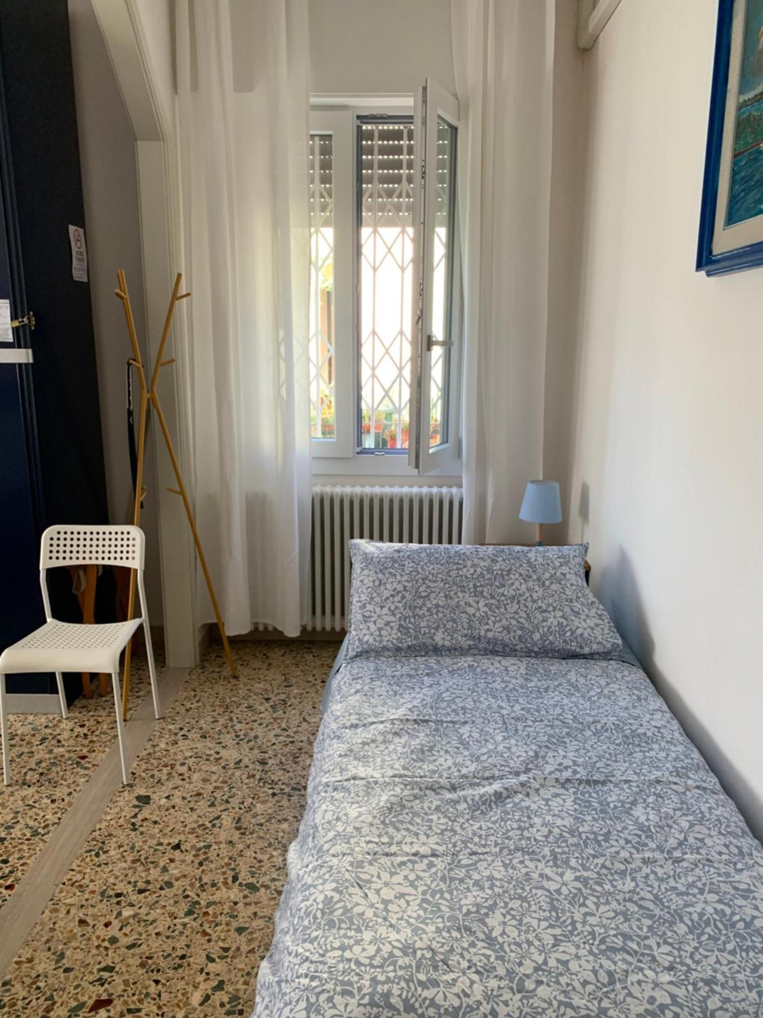 Affittacamere Le Rose Imola Bagian luar foto