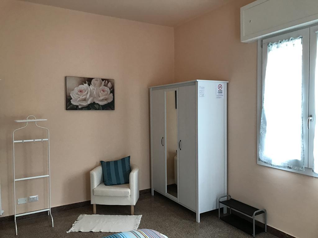 Affittacamere Le Rose Imola Bagian luar foto