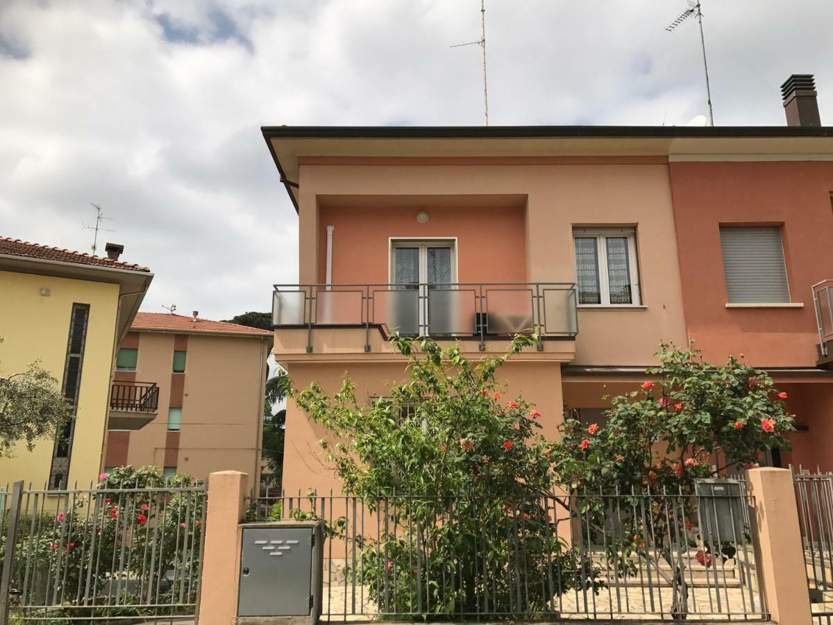 Affittacamere Le Rose Imola Bagian luar foto